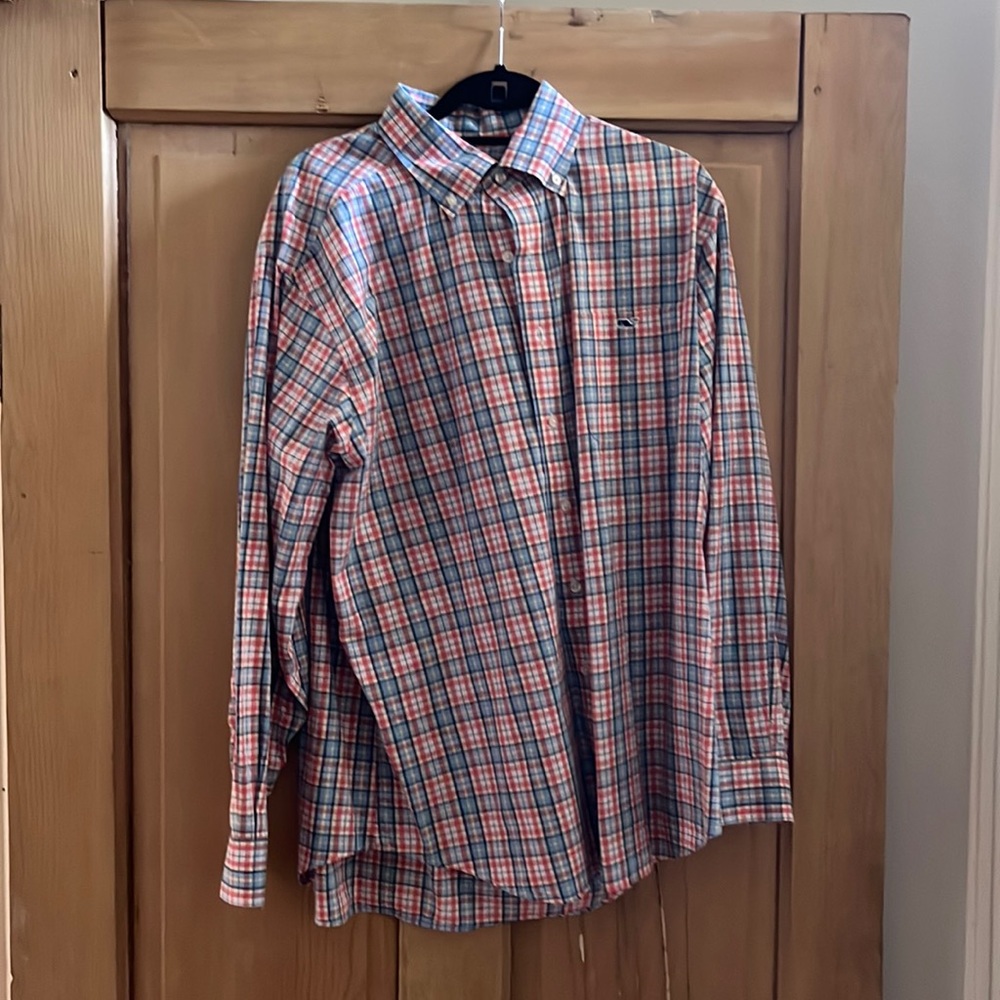 Men’s Vineyard Vines Button Down!